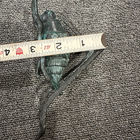 Vintage Cast Iron Insect Animal Grasshopper Cricket Figurine Paperweight - Picture 10 of 10